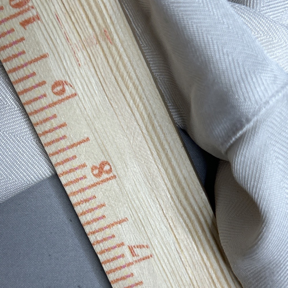 Tommy Bahama Shorts Men's 38/9 100% Silk Beige Pleated Front Pocket Chino(374) - Picture 6 of 7